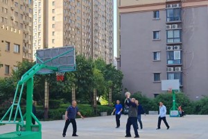 我不羡慕他们还能打，我羡慕他们那么老了还有人一起打！